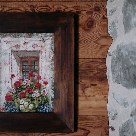 Au Coeur Du Village Chambres D'Hotes & Spa Arnad エクステリア 写真