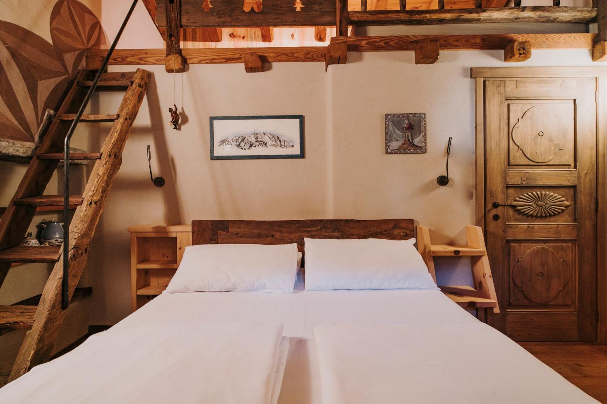 Au Coeur Du Village Chambres D'Hotes & Spa Arnad エクステリア 写真