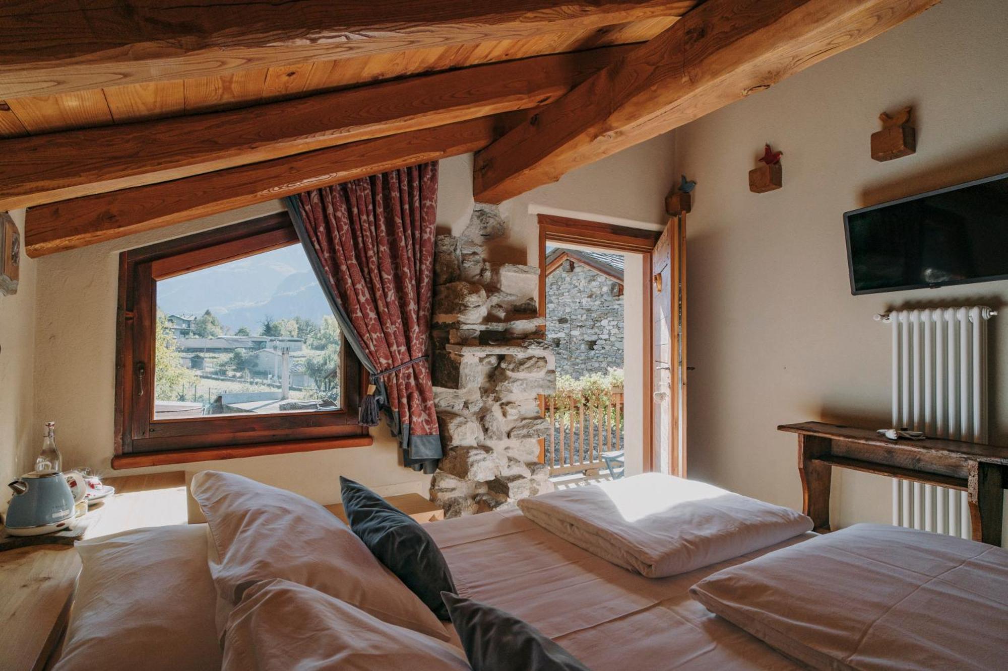 Au Coeur Du Village Chambres D'Hotes & Spa Arnad エクステリア 写真