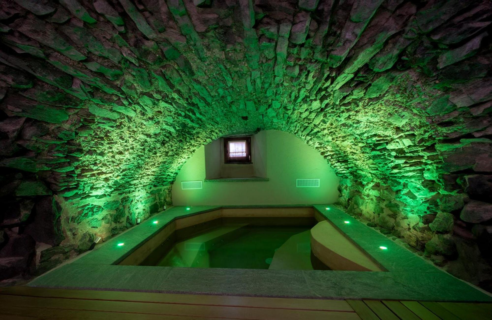Au Coeur Du Village Chambres D'Hotes & Spa Arnad エクステリア 写真