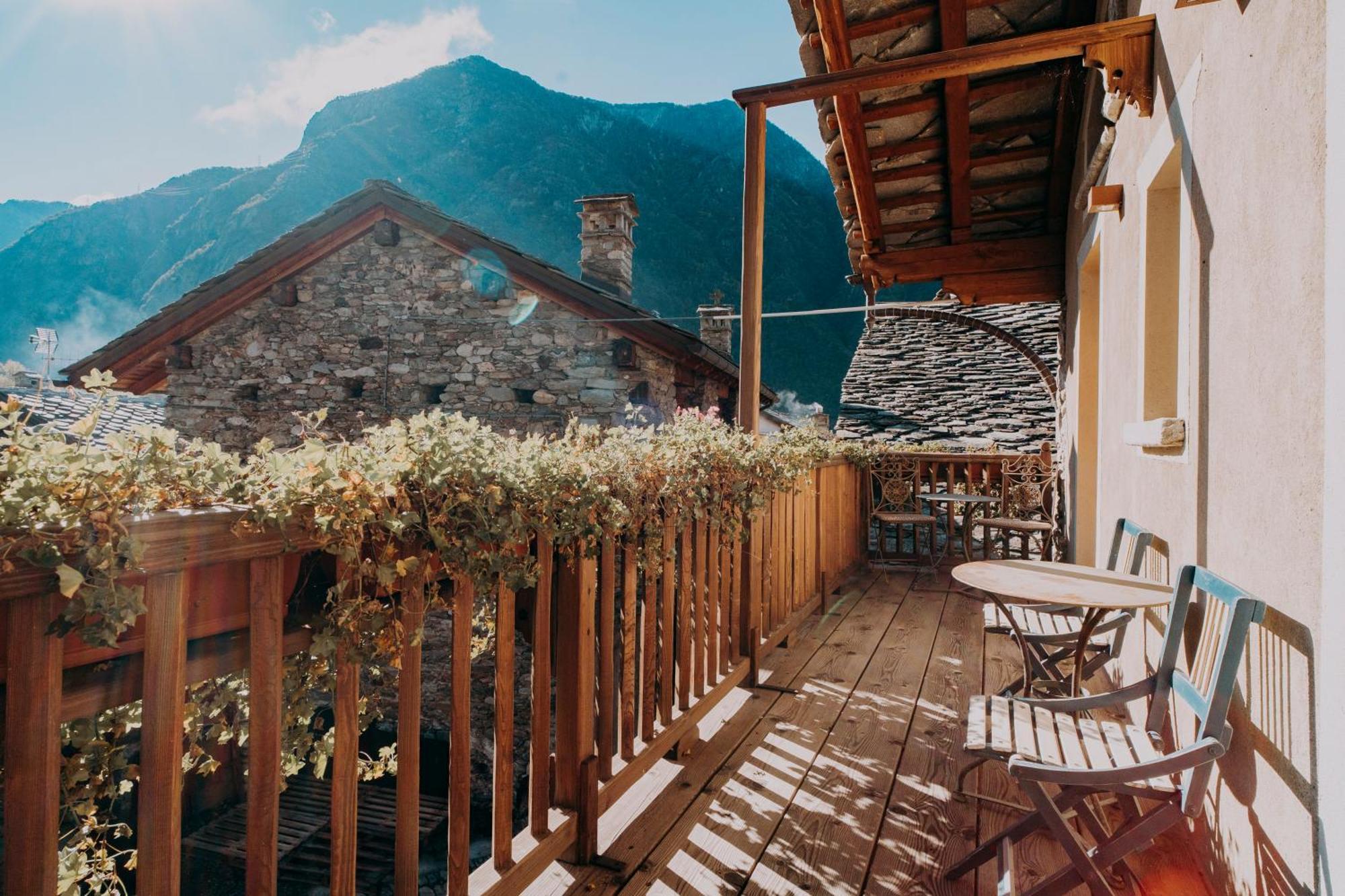 Au Coeur Du Village Chambres D'Hotes & Spa Arnad エクステリア 写真