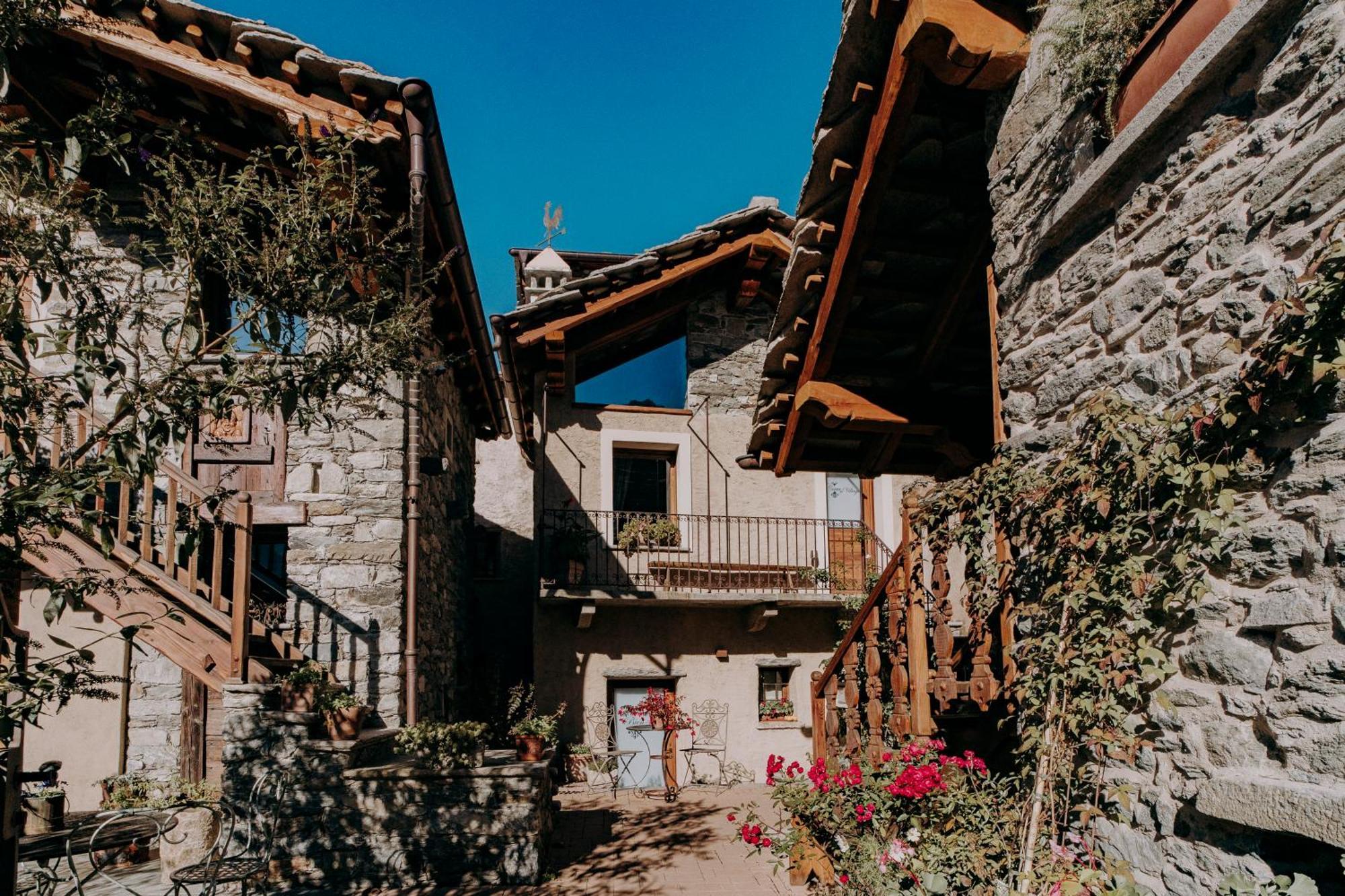 Au Coeur Du Village Chambres D'Hotes & Spa Arnad エクステリア 写真