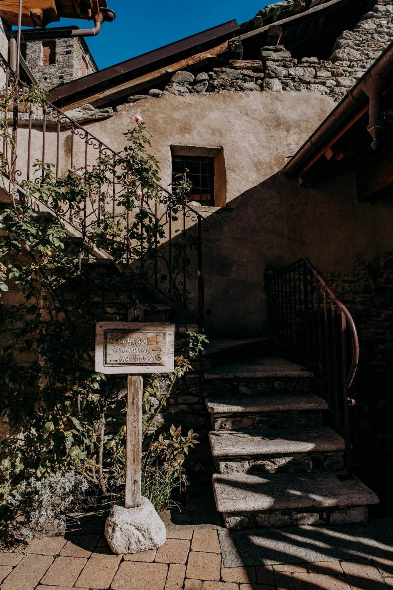 Au Coeur Du Village Chambres D'Hotes & Spa Arnad エクステリア 写真